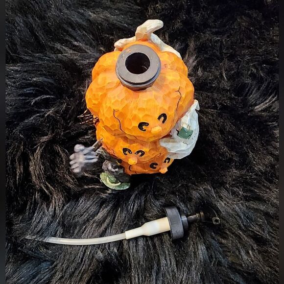 Pumpkin Soap or Lotion Dispenser & Hand Towel - Picture 9 of 15